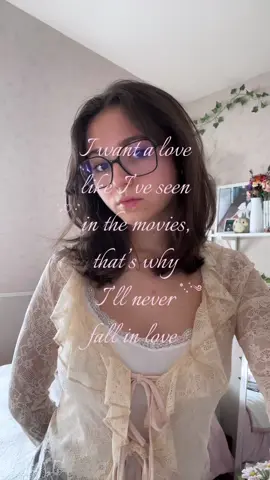 @laufey always gets me ♡ @laufeyland @lil fey #laufey #romcom #laufeyland #lauver #movie 