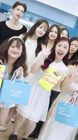 🩷🩵 ภาพบรรยากาศเวิร์คชอปเรียน แต่งหน้าจึงๆ กับ #MizuMi @Gentle Colors x @โต่วหลี เมคอัพ🎀🎨✨  ⭐️ 👀บอกเลยว่าจัดเต็มทั้งเทคนิคการเตรี ยมผิวฉ่ำ! ให้ติดทน พร้อมทริคการแต่ง หน้าเริดๆ สไตล์โต่วอิน + เกาหลี #MizuMi #GentleColors #doulímakeup ขอขอบคุณทุกท่านที่มาร่วมสนุกใน กิจกรรมนี้นะคะ รับรองว่าคุ้มทั้งสกินแคร์ เมคอัพ และความรู้แน่นอนค่า กิจกรรมหน้าจะเป็นอะไร รอติดตามได้ เลย! #MizuMi ##GentleColors #DouLiMakeup #DouLiWorkshop #เรียนแต่งหน้าโต่วหลี #doulimakeup 