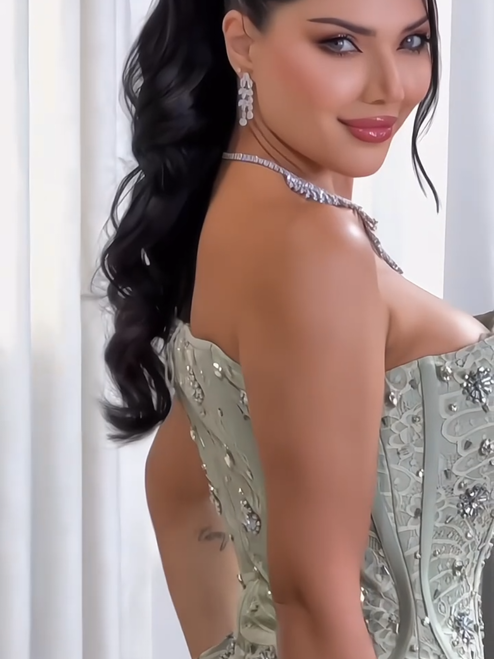 #فساتين #فساتين_سهره #فساتين_مصممات #مصممات_كويتيات_مصممات #اكسبلورexplore❥🕊🦋💚❤ 