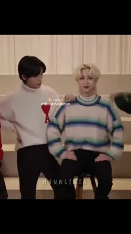 Hyunjin is so in love with Felix… -Straykids Christmas evel fanship live 2021 . . #hyunjin #felix #hyunlix