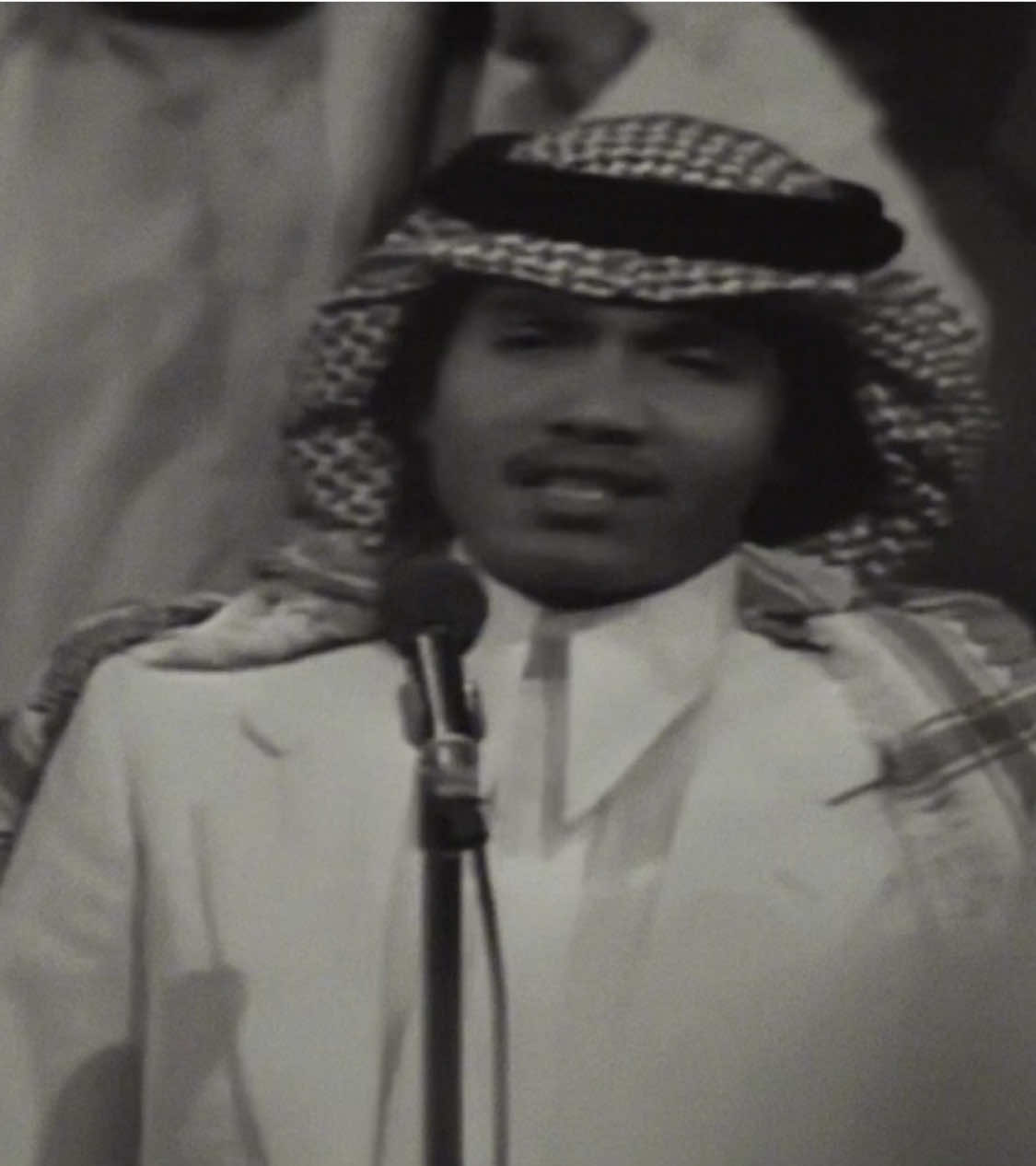 غُرببة ومااالي دلليل . #محمد_عبده #foryou #fyp #funny 