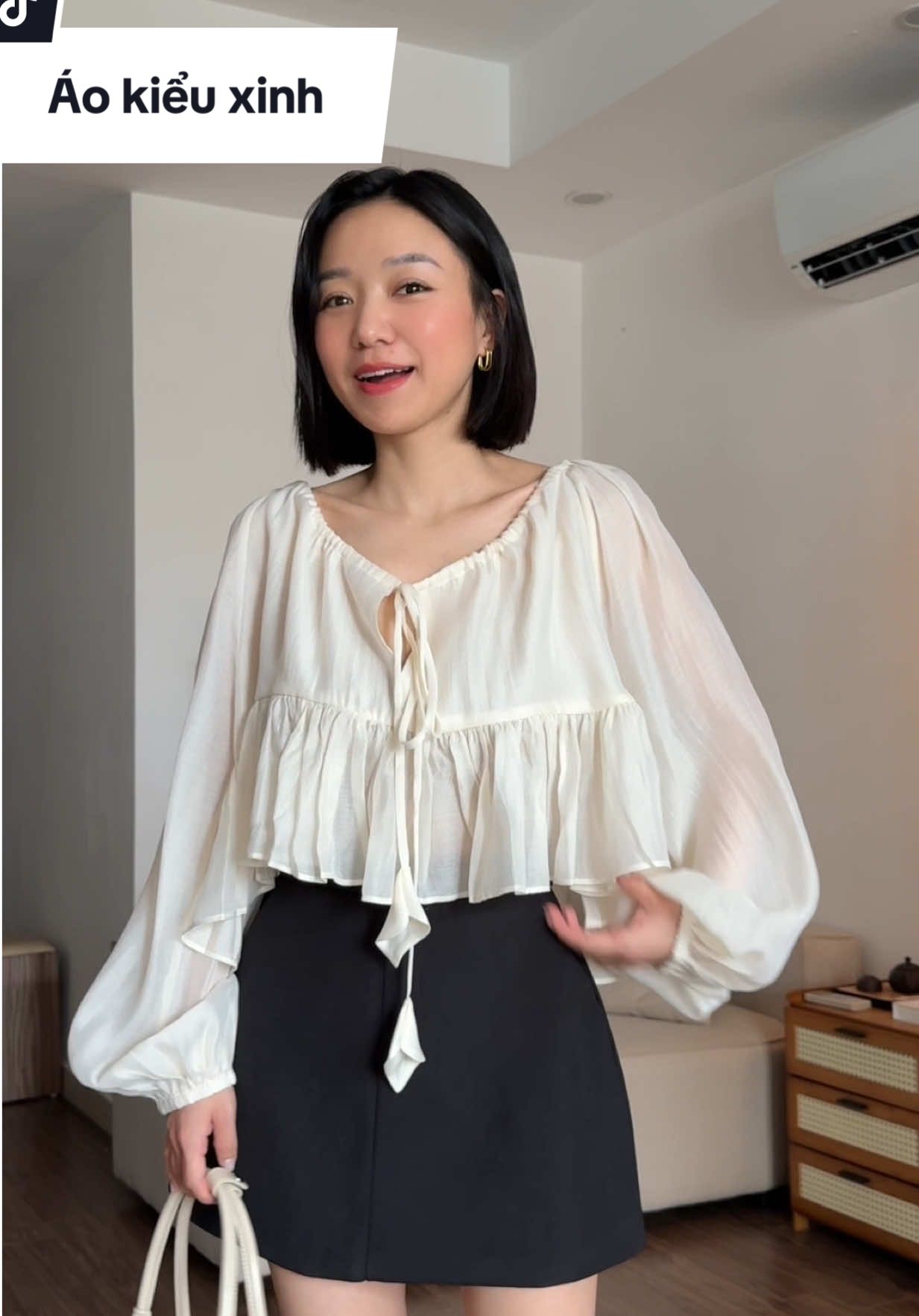 Các chị em đang tìm đồ đi tiệc những sự kiện cuối năm thì có thể tham khảo mẫu này #aosomikieu #aonuxinh #aobabydoll #aoditiecdep 