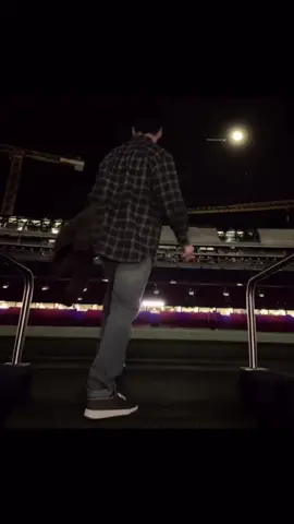 Lionel Messi visita el camp nou despues de 4 años 💔 #messi #barcelona #lionelmessi #fyp #paratii 