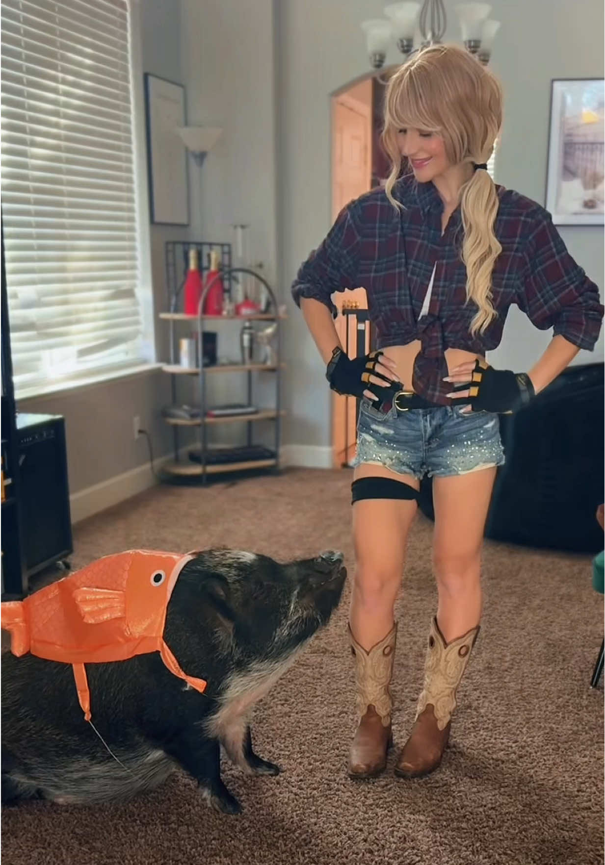 Turns out Flopsticks and Merlin have a lot in common 🐽 @Fortnite Official #EpicPartner #Fortnite #EpicPawtnerChallenge