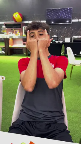 Van Parker gets my vote 🙋‍♂️ On vote pour Van Parker 🙋‍♂️ #CANM17 