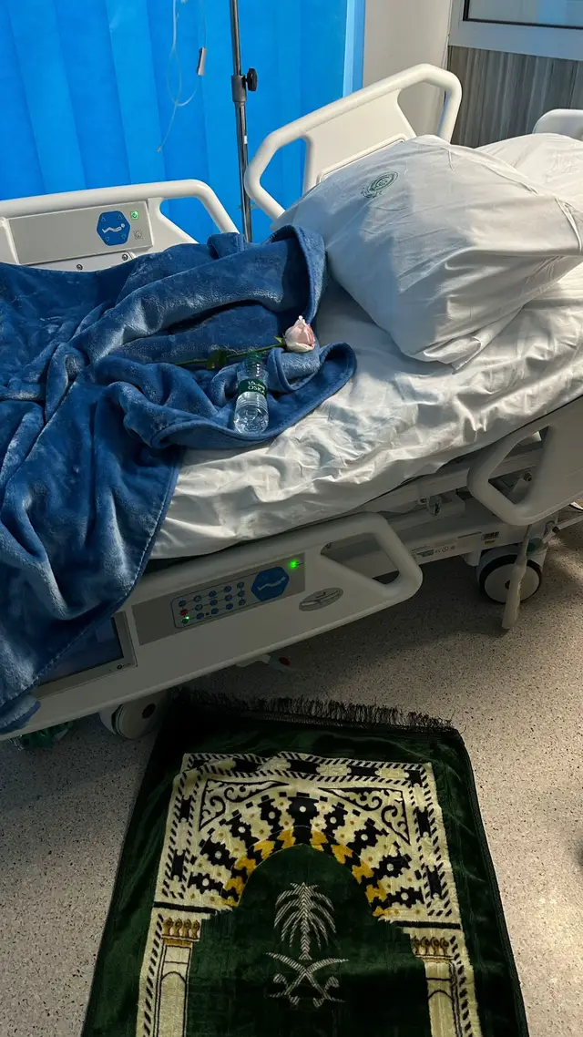 ساعات من تأمل السجاده والأفكار😓#اكسبلورexplore #hospital #fyp #foryou #4u 