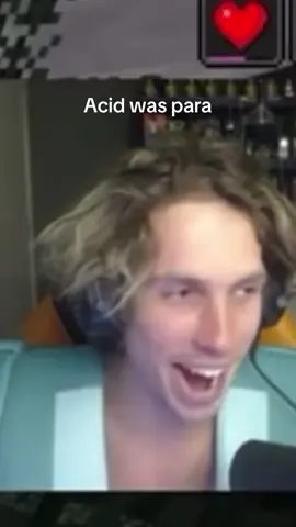 Acid had honger en at zijn enchanted golden apple… 🤦‍♂️ @Acid²  #Minecraft #SMP #twitch #csmp #jeremyfrieser 
