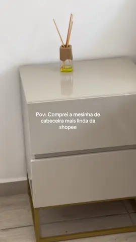 A mesinha de cabeceira mais linda da shopee 🥰 #quartodecasal #mesinhadecabeceira #achadinhosdashopee #achadinhoscasa #decoracaodecasa 