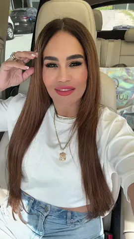 Estoy en una etapa de mi vida en la que mi actitud dependerá de cómo me traten... Ya no doy sonrisas a quien no las merece, ni entrego mi paz a quien solo trae ruido... Aprendí que no tengo que agradar a nadie, pero sí cuidar de mí. Si me das respeto, te daré lo mismo; si me das calma, te ofrezco mi mejor versión. Porque de aquí en adelante, todo será recíproco.✨ #siemprelamasnuncalamenos❤️‍🔥 