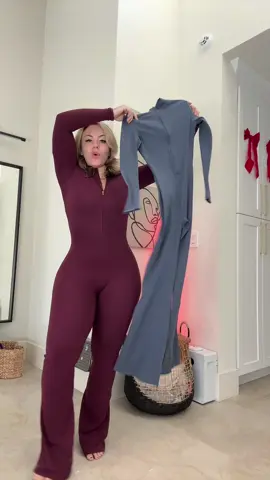 I’m beyond obsessed with these jumpsuits. Now I have 3 styles 😅