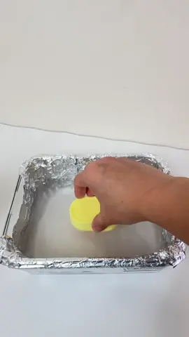 Also let me know if you guys like cracking videos with fake nails!! If yess I’ll go get some so you guys gets get the best asmr experience 🤗 #waxcracking #squishy #DIY #craft #StressRelief 