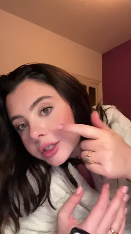 Si c’est discontinué, je vais chercher Danessa chez elle à la d comme ça c’est dit 🤝 #peaumixte #peaugrasse #danessamyricksyummyskin #notanadjustafan @danessamyricks_europe 