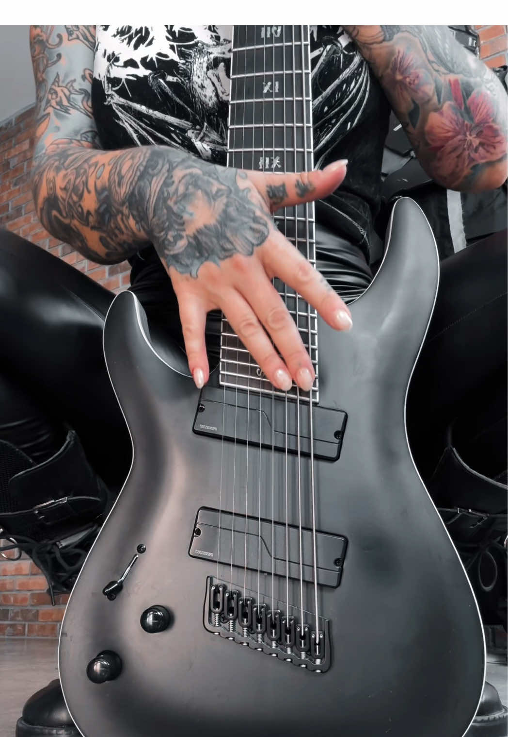 I couldn’t resist 🎸 #8string #guitar #schecter 