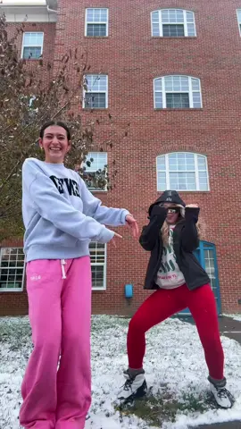 FIRST SNOW OF THE SCHOOL YEAR WITH @Kenzo💌🪩🥂💋💓 #fyp #snow #college #trends #foryoupage 