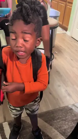 Appreciate I can’t sit in his chair. #momlife 