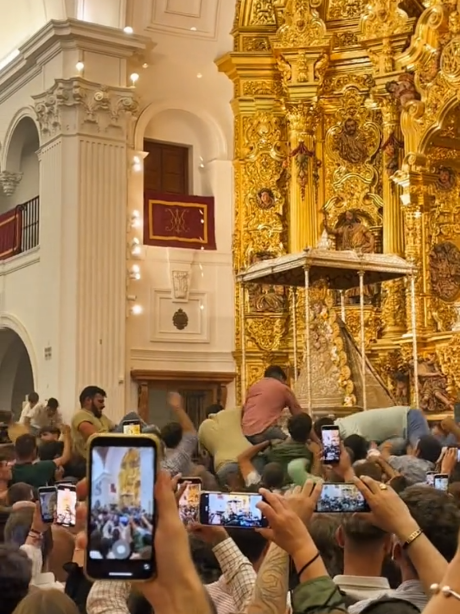 Lo más bonito en el mundo🤍 #elrocio #rocio #virgendelrocio #parati 