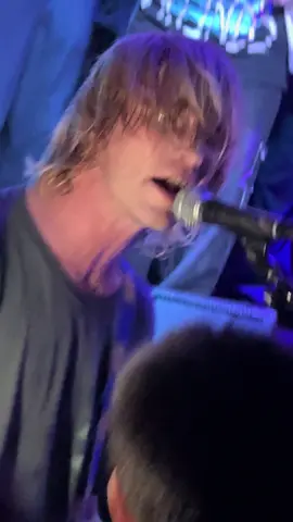 sometimes you just have to let the audience take the stage 🤷‍♂️ see yall tonight LA at the troubadour!