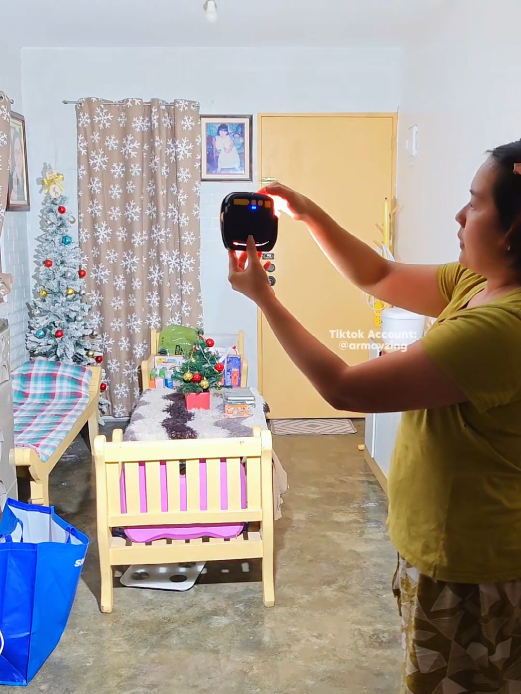 Replying to @efiram093 Portable Emergency Light to the rescue! ✨💯 #portableemergencylight #emergencylight #multifunctionalflashlight #rechargeableflashlight 