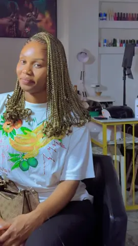 la beauté de la coiffure faites - vous belle chez Nadia la précieuse #pourtoiiiiiiiiiiiiiiiii #kinshasa🇨🇩 #canada_life🇨🇦 #beaute #satisfaction 