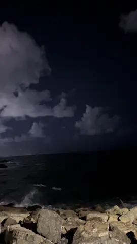 حاتحس نفسك كبرت لما معاش قادر تتحمل الدوشة و القيل و القال و كترت المشاكل .. و انك ياذوب متفاهم مع العيلة و شوية اصحاب ينعدو و مكتفي بيهم و راضي ان يكون  الجميع معارف من غير  عداوات 🇲🇦🇩🇪 #ليبيا #جنزور #حي_الاندلس #طرابلس #morocco🇲🇦 