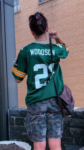 Packers > Eagles tonight  ___ Monday Night Football MNF Philadelphia Eagles vs. Green Bay Packers vintage football jersey vintage sports wear sport girl sporty sport outfit game day outfit Charles Woodson jersey #nfl #gamedayoutfit #footballseason #vintagejersey 