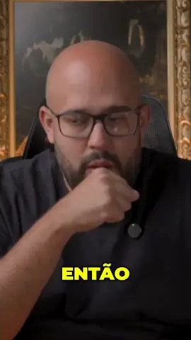 ✨ O Vaticano: o menor país do mundo e o coração da fé católica ✨ Você sabia que o Vaticano é menor que muitos shoppings, mas guarda alguns dos maiores segredos e tesouros da humanidade? 🕍 Entre suas muralhas, vive o Papa — líder espiritual de mais de 1 bilhão de católicos — e repousam obras que contam a própria história da civilização: a grandiosa Basílica de São Pedro, os afrescos de Michelangelo na Capela Sistina, e corredores onde arte e fé se encontram há séculos. Mas o Vaticano é muito mais do que um destino turístico. É um símbolo de poder, mistério e espiritualidade. Onde decisões que mudaram o rumo do mundo foram tomadas… e onde cada pedra parece guardar uma oração antiga. 🕯️ Já imaginou o que se esconde por trás de seus arquivos secretos? 🎨 Ou o que sentiria ao ver, com os próprios olhos, o teto pintado por Michelangelo há mais de 500 anos? O Vaticano não é apenas um lugar — é uma experiência. Um encontro entre o humano e o divino, entre a história e o sagrado. 🇻🇦✨#fe #motivacao #deus #jesus 