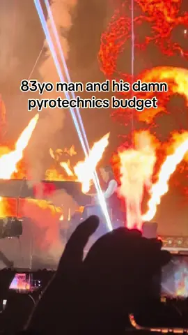“he has no song where he needs to be doing all that-“ wrong actually i loved every second 🔥 #paulmccartney #paulmccartneygotback #liveandletdie #boom #thebeatles 