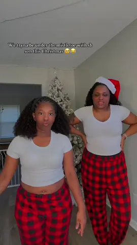 Our DM’s are open for applications 😂💕 @Essie26♊️❤️ 