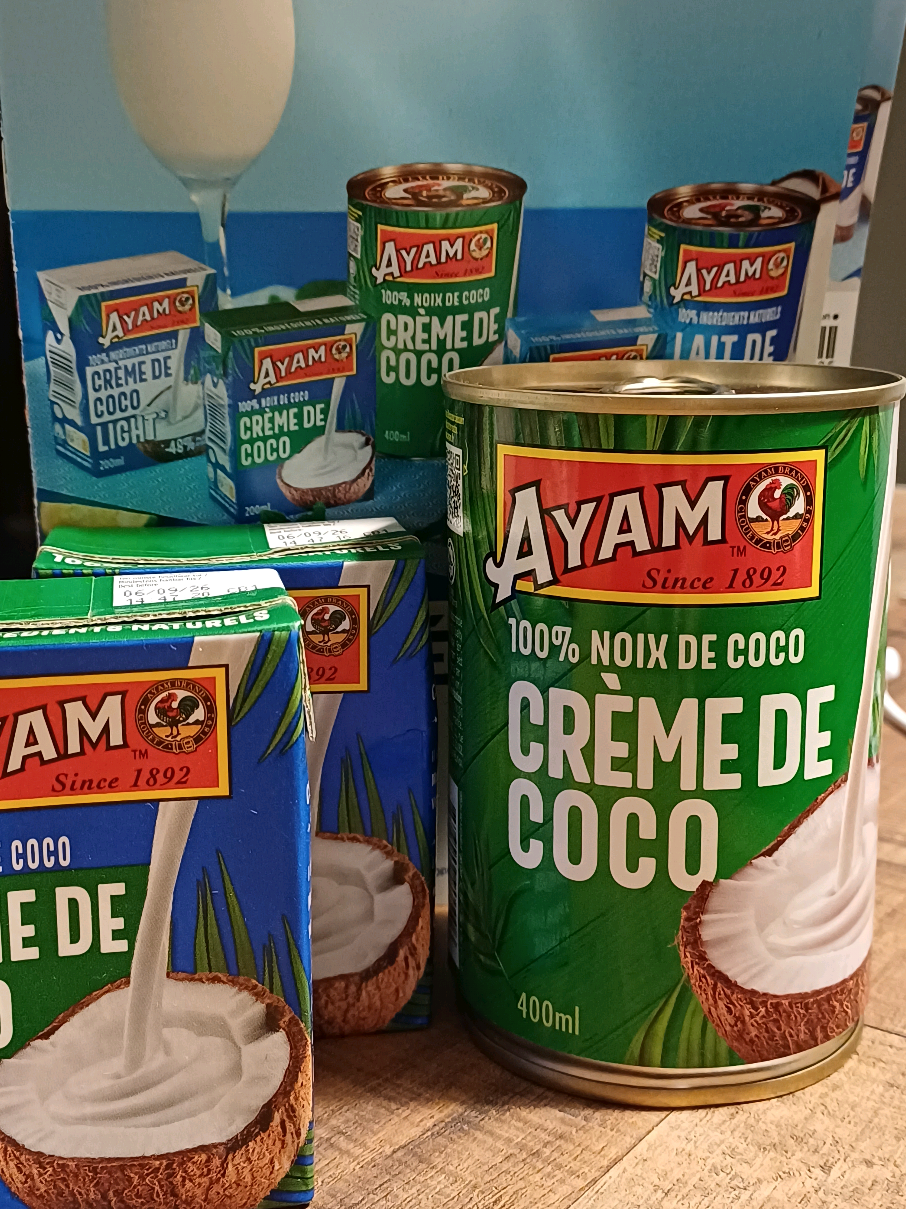 #collaborationcommerciale  colis contenant la Crème de coco de la marque Ayam avec un petit livret contenant des recettes.  #ayamgoreng  #cremedecoco#flancoco #eaudecoco 