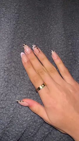 the talent @Nails by Kennitta🤍 i cantttt #acrylics #fyp #animalprint #pink #nailinspo 