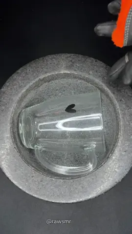 Crushing a Glas Mug into Slime 