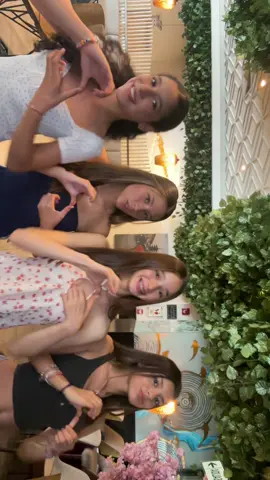 🤎🤎🤎🤎 #friends #makilovers @Naima Sueños Luna @Lu Paz @CayetanaGuzmanU 