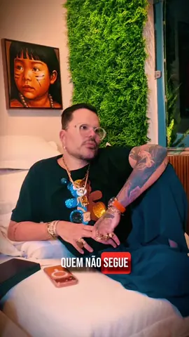 Muita gente ainda confunde obrigação com castigo… mas quem vive o sagrado sabe que o orixá não pune, ele ensina. #BabáRicardo #ForçaDoOrixá #CaminhoEspiritual @xokoterapia 