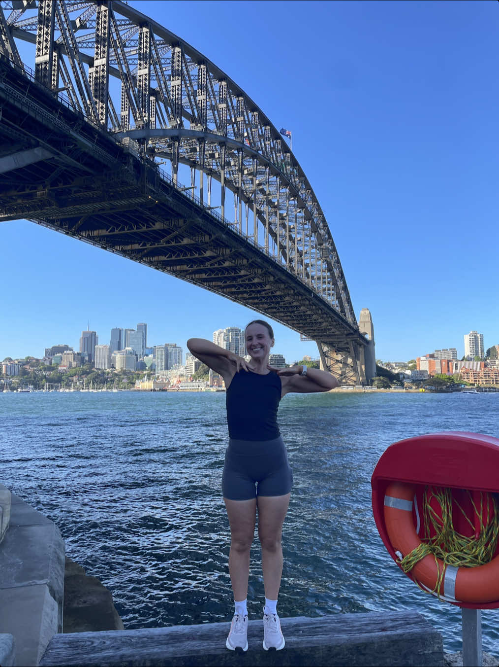 Something about running through Sydney just hits different ☀️🫶🏼 #sydney #runclub #beginnerrunner #girlrunner #runningcommunity 
