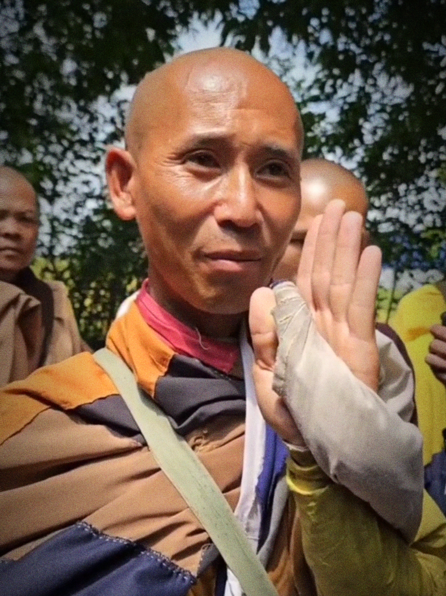 Chắp tay nguyện lành A Di Đà Phật #NgaiMinhTue 