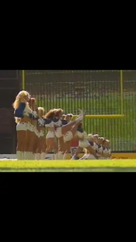 America’s sweethearts and the queens that every girl dreams of becoming #dallascowboyscheerleaders #dcc #americassweethearts #dallascowboys #jennie