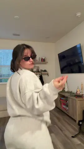 i’m white in every lifetime for sure  #pokerface #fyp #tiktokdances 