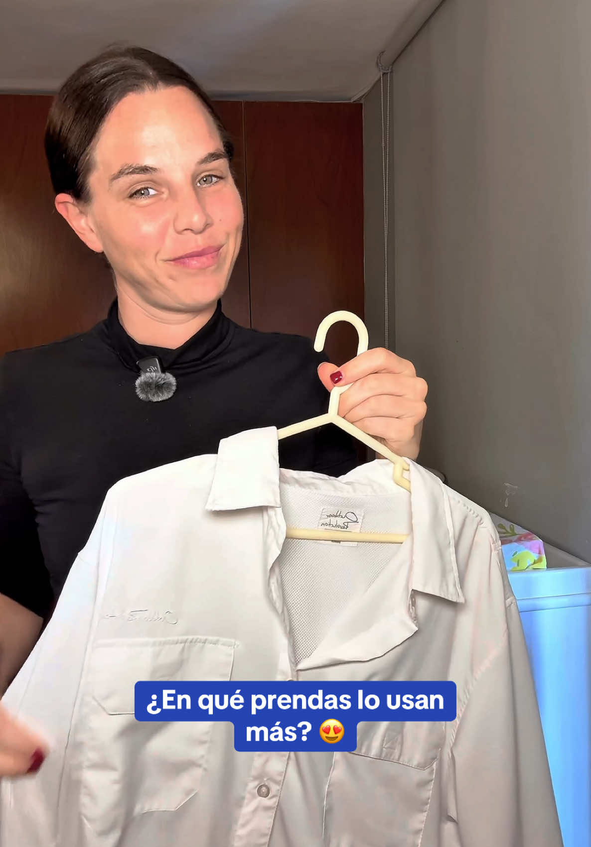 Jabón Bolívar Cuidado Total protege las prendas de quienes más quieres con su lavaza única y cremosa. Ya es parte de la tradición de @karinawoyke. 🫶 💙