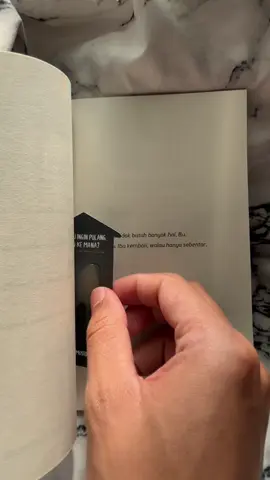 #rekomendasibuku #buakuinginpulangtapikemana #katakata #BookTok #quotesbuku 