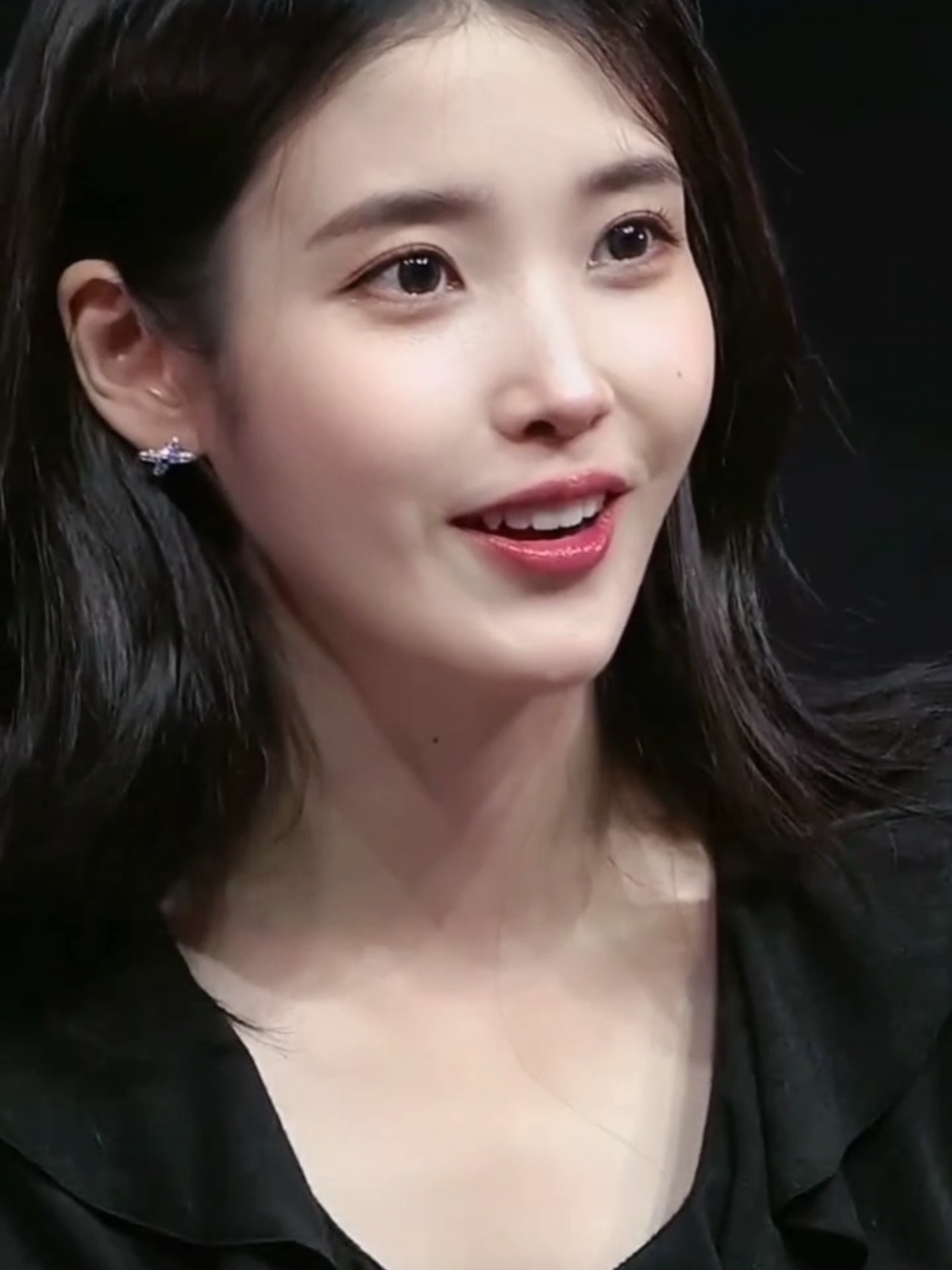 #아이유 #IU #iuleejieun散发舞台魅力 #iu李知恩宝藏女孩 