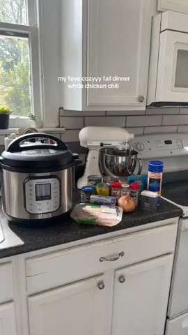 My favorite cozy fall dinner is the classic basic b✨tch white chicken chili and I will be honest I make this every other week and can’t get enough. So easy, I love a throw and go crockpot meal. #cozyfall #fallrecipes #whitechickenchili #crockpotrecipes #crockpot 