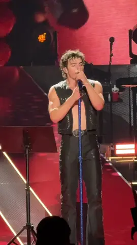 Benson singing Somewhere Only We Know by Keane tonight in Amsterdam 🤩 #bensonboone #americanhearttour #americanhearttouramsterdam #coversong #somewhereonlyweknow @Benson Boone Nation 🍦 