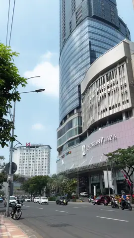 Tunjungan 📍 #surabaya #tunjunganplaza #surabayahitz #surabayatiktok #surabaya24jam 