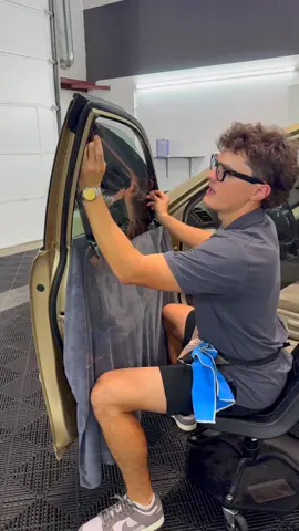 S3 Tinting School # 2 👨🏻‍🏫🔥 #teaching #windowtint #helpfultips #ceramictint #professor 