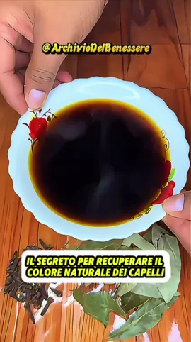 “Torna al tuo colore naturale senza tinture: solo ingredienti che hai in casa!” 🌿 Dosi e ingredienti (per una applicazione): 	•	1 tazza (circa 250 ml) di acqua 	•	1 manciata di chiodi di garofano (circa 10–12 pezzi) 	•	1 cucchiaio raso di caffè istantaneo 	•	2 foglie di alloro fresche o secche ⸻ 🍵 Preparazione: 	1.	Versa l’acqua in un pentolino e aggiungi i chiodi di garofano, il caffè istantaneo e le foglie di alloro. 	2.	Porta a ebollizione e lascia bollire per 10 minuti. 	3.	Filtra la miscela e lasciala raffreddare completamente. ⸻ 💆‍♀️ Modo d’uso: 	1.	Dividi i capelli in sezioni. 	2.	Applica la miscela su tutte le zone con capelli bianchi, aiutandoti con un pennello o un batuffolo di cotone. 	3.	Lascia agire per 2 ore. 	4.	Sciacqua con abbondante acqua (senza shampoo). ➡️ Ripeti 2 volte a settimana per risultati visibili già dalla seconda settimana.#dieta #italia #rimedinaturali #perte #viral 