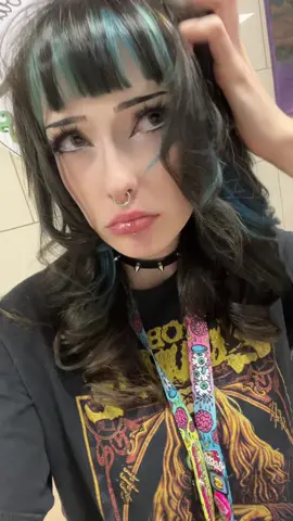 Why i want a gurl who doesnt want me back? ¿ #4u #bojack #bluehair #djpon3 