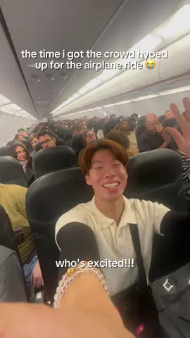 got the airplane crowd feeling some kind of way 🤩🥲 #socialanxiety #freewill #airplane #amsterdam #london 