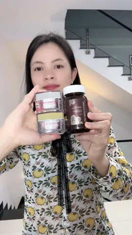 Sáng dưỡng – tối phục hồi 💕 Combo kem ngày & đêm Sắc Ngọc Khang giúp da mờ nám, sáng mịn, đều màu ✨ 📦 Có 2 lựa chọn: • Size mini – tiện mang theo • Full size – siêu tiết kiệm, hiệu quả trọn vẹn 🌷 #SacNgocKhang #KemNgayDem #DepMoiNgay #DuongTrangMinMang #huongtichcuc24 @Huongtichcuc24 