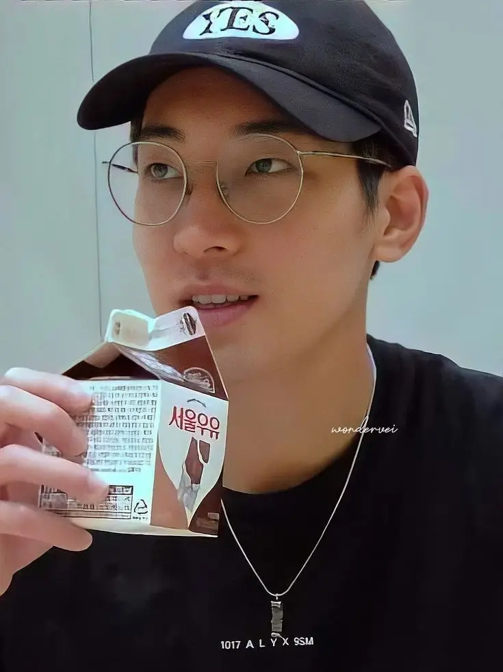 jujur wonwo bareface+kumis tipis gaada obat☝🏻😭#wonwooseventeen 