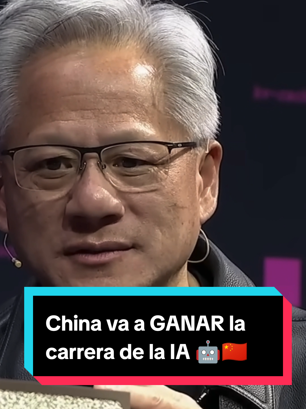 😳 El hombre que alimenta la IA del planeta acaba de soltar una bomba… Jensen Huang dice que Occidente puede perder la carrera de la IA. Y sus razones son escalofriantes: ⚡ China tiene la energía. 🔧 Tiene la optimización. 🎓 Y ahora… tiene una generación entera aprendiendo IA desde los 8 años. Mientras EE.UU. y Europa debaten, China ejecuta. ¿Quién gana esta guerra? #ArtificialIntelligence #AIEducation #ChinaTech #Nvidia #AILeadership 